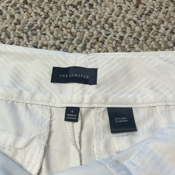 The Limited Size 4 White Shorts - Picture 2 of 7